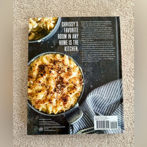 Chrissy Teigen - Cravings Cookbook - Picture 3 of 7